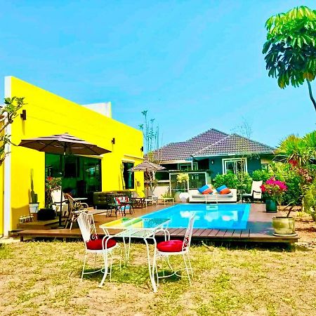 Colorful Pool Villa, Chiang Rai, Thailand Exterior foto