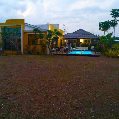 Colorful Pool Villa, Chiang Rai, Thailand Exterior foto