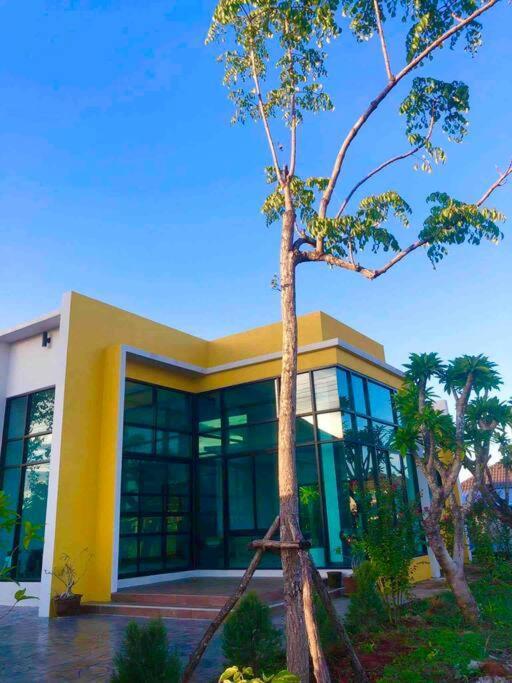Colorful Pool Villa, Chiang Rai, Thailand Exterior foto